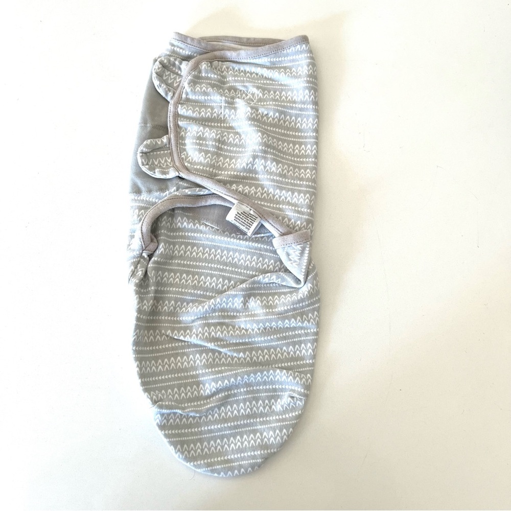 SwaddleMe Cream and Gray Infant Swaddle Size 0-3M
